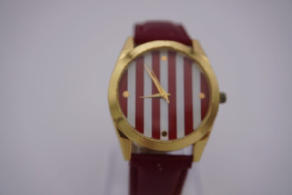 nice watch  red/white costume - Image 2