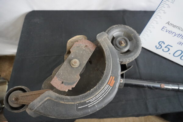 Black and Decker elec edger LE750 edgehog (works) - Image 2