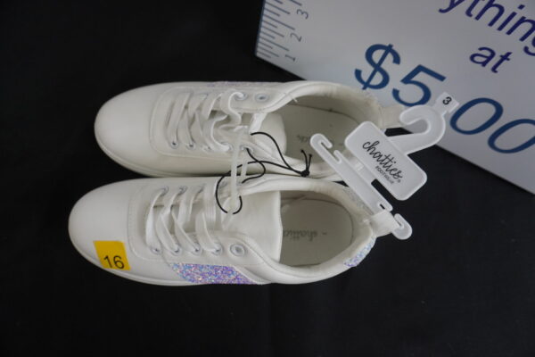 Ladies shoes size 3 CHATTIES never worn - Image 2