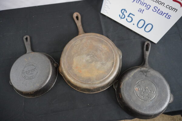 3each cast iron pans. - Image 2