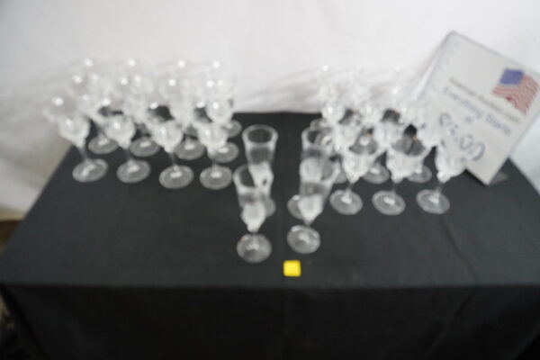 28 piece 3 different sizes "Crystal d' Argues Durand Florance" (Elegant tulip design)