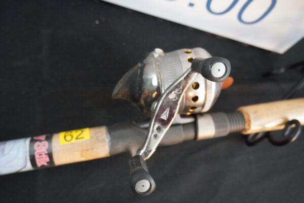 Delta reel and rod NEVER used, tag on string  lil rough from storage tho 7' ugly stick - Image 2