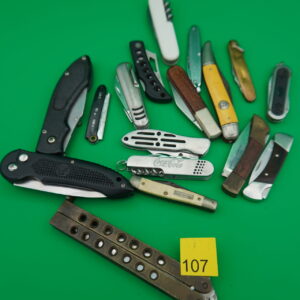 Lot of old knifes, craftsman, buck, Swiss etc.